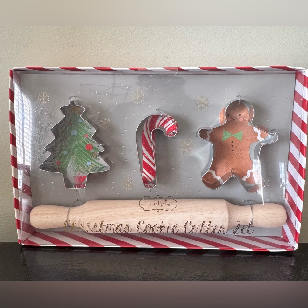 NWT Mudpie Christmas Cookie Cutter Set